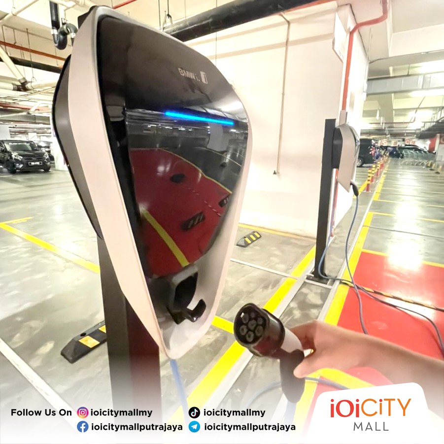 Electric vehicle charging stations in IOI City Mall Putrajaya. Photo credited to IOI City Mall Facebook.